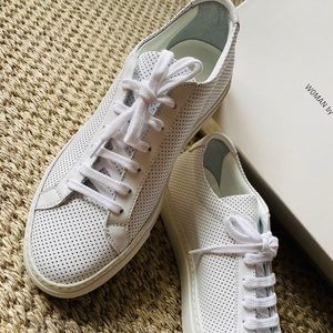 WOMAN by COMMON PROJECTS